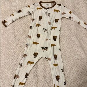 Kyte BABY White and Brown Animal Print Footie